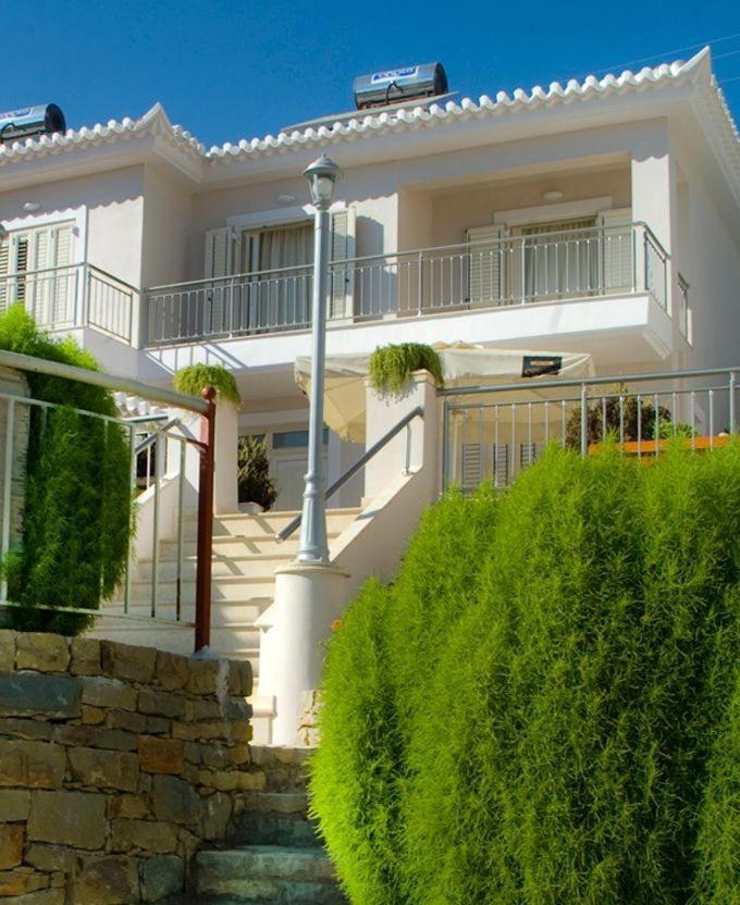 Vereniki Apartments Финикунда Екстериор снимка